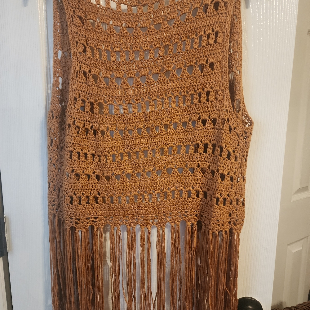 Umgee Tan Crochet Vest with Fringe LikeNew